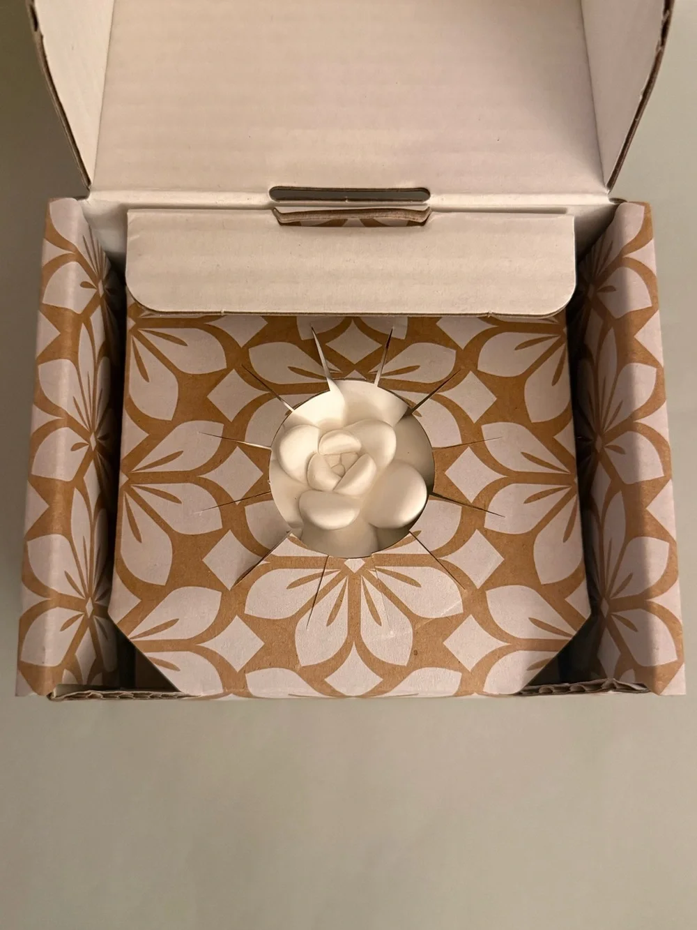 Doterra Desert Bloom Passive Diffuser Ceramic with Wooden Base for Small Spaces